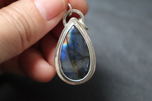 Labradorite pendant