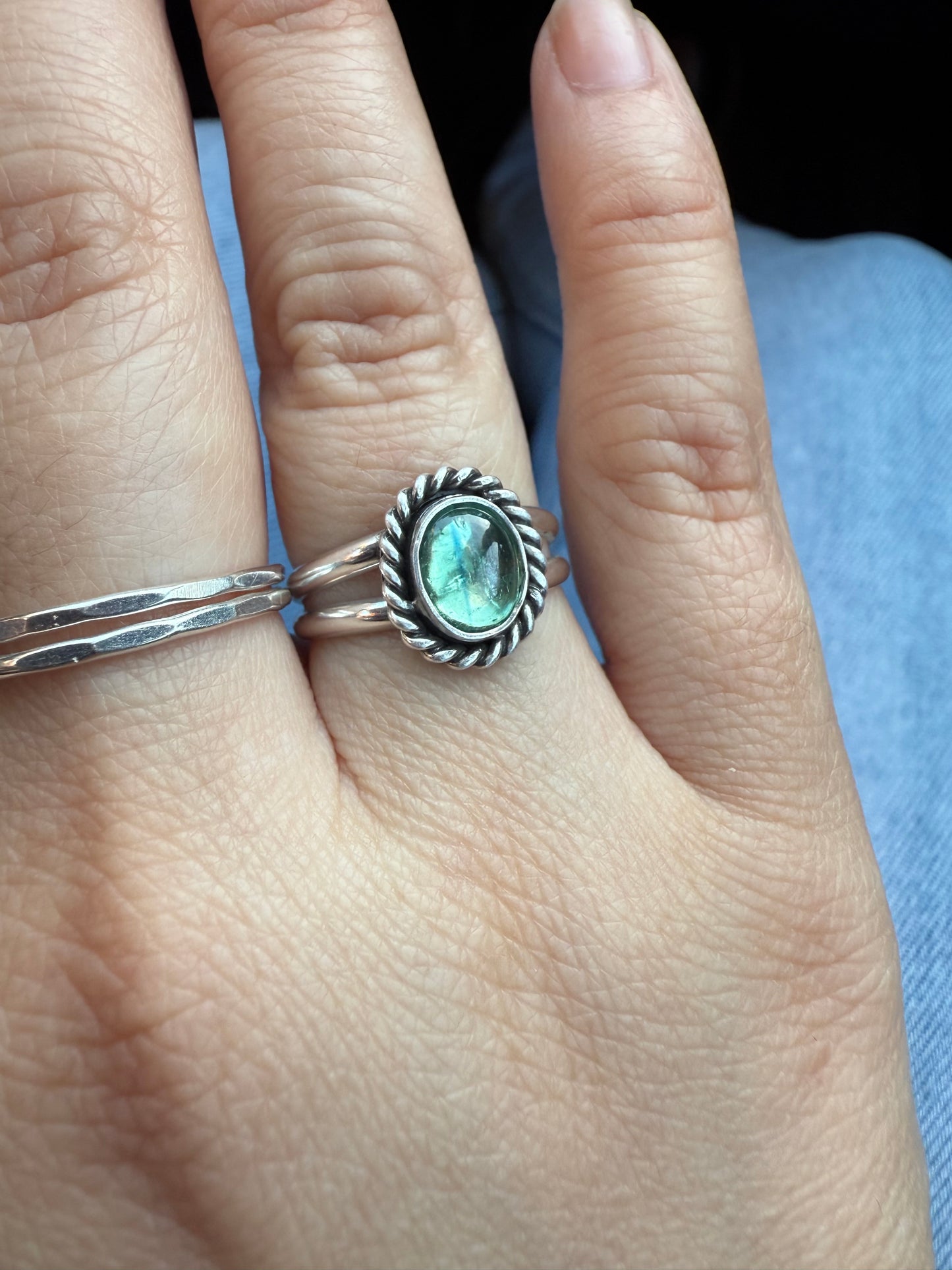 Twisted green kyanite